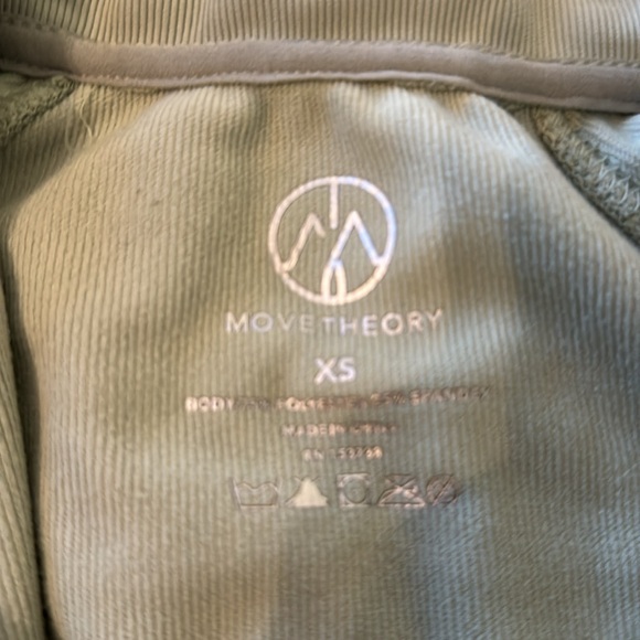 Zip up - Picture 2 of 2